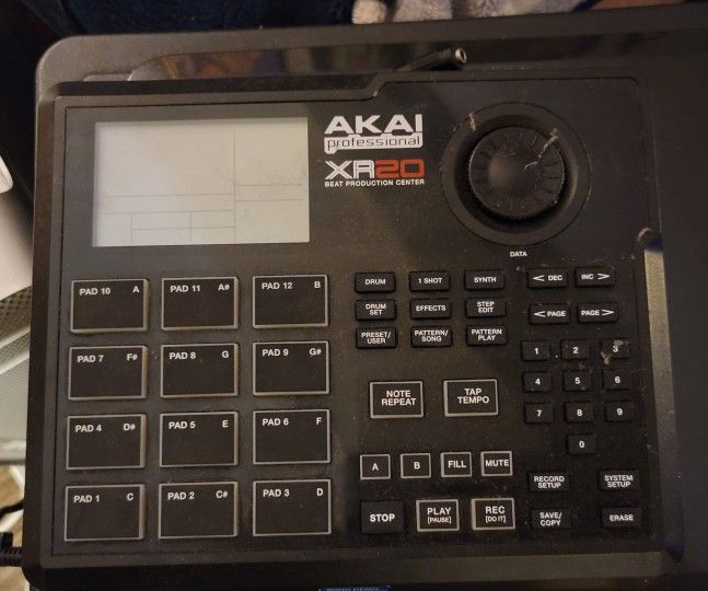 Akai XR20 Portable beat production center OBO