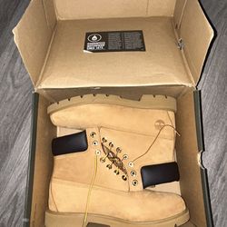 Timberland Classic 6 Inch Waterproof Boots (Wheat) Size 10.5