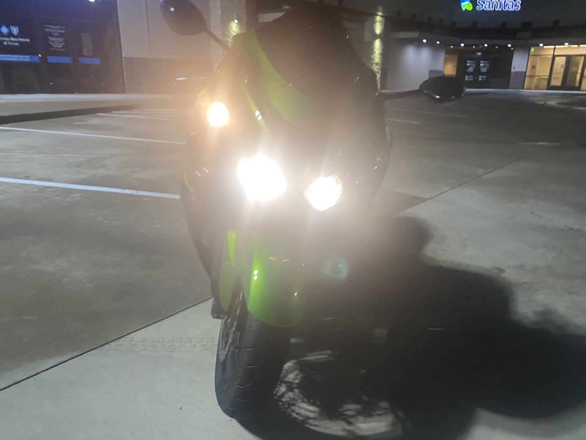 2015 Kawasaki Zx14 ( Only 1488 Miles )