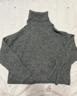 H&M Grey Ribbed Turtleneck Sweater, Size L