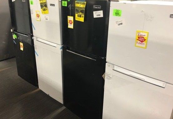 Magic Chef Top Freezer Refrigerators B0I7