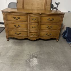 Dresser With Mirror