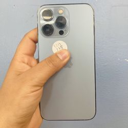 Factory Unlocked Iphone 13 pro 128 gb comes with store warranty 