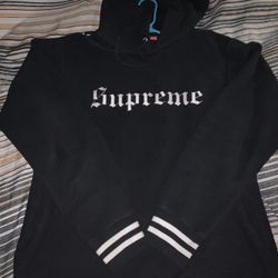 Supreme Hoodie 