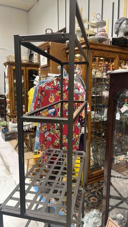 Glass shelf’s metal frame