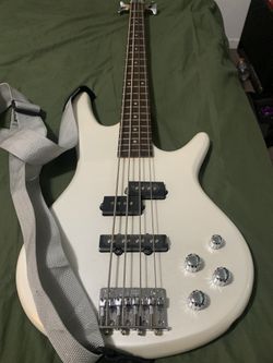 Ibanez GSR200