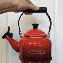 Le creuset demi kettle