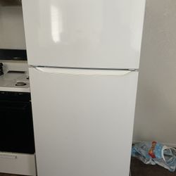 refrigerator 