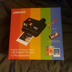 Polaroid Go Instant Camera Bundle