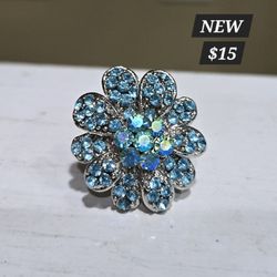 💎BRAND NEW GORGEOUS LG CRYSTAL RING 