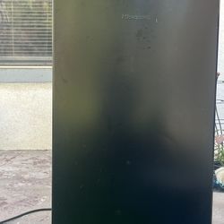  Mini Fridge Motivated To Sell