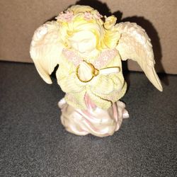 Beautiful Praying Angel Great Detail Work 