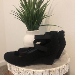 Women’s Wedge Pump