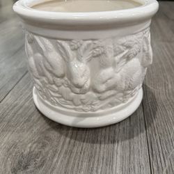 Ceramic Rabbit Embossed Planter Glossy White 5in Indoor Outdoor