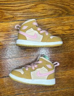 Air Jordan 1 Lola Bunny Size 4c Toddlers shoes