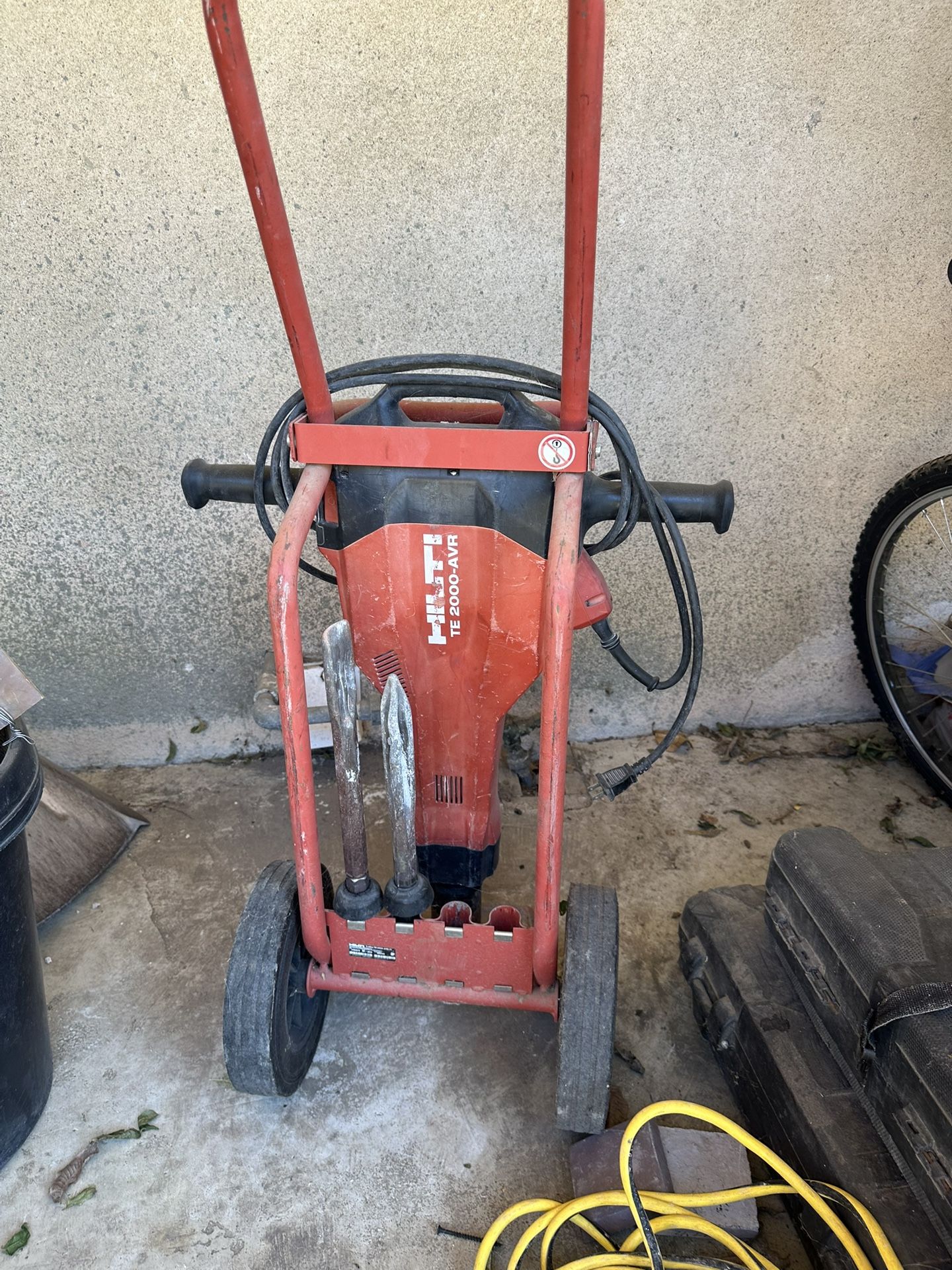 HILTI TE J000-AVR Jackhammer