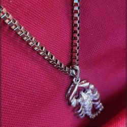 Gold Tone Box Chain With Pendant