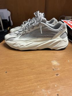 Yeezy 700 Reflective SIZE 11