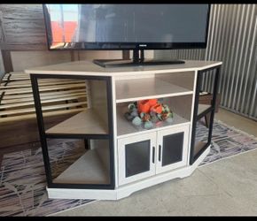 New tv Stand 