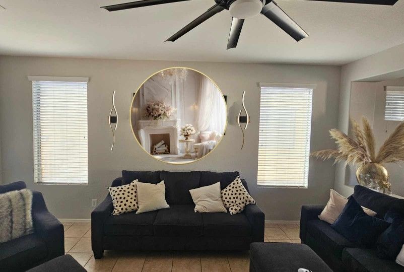 Ashley Furniture 5 Piece Set With 2 FootRest