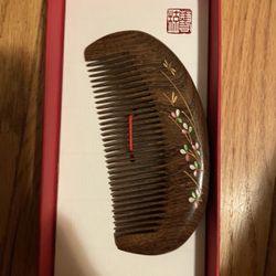 An exquisite wooden comb