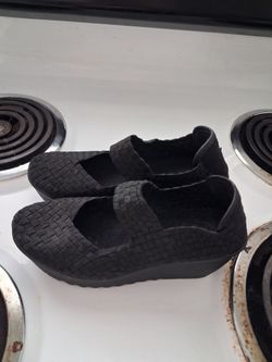 Ladies Shoes size 5 1/2