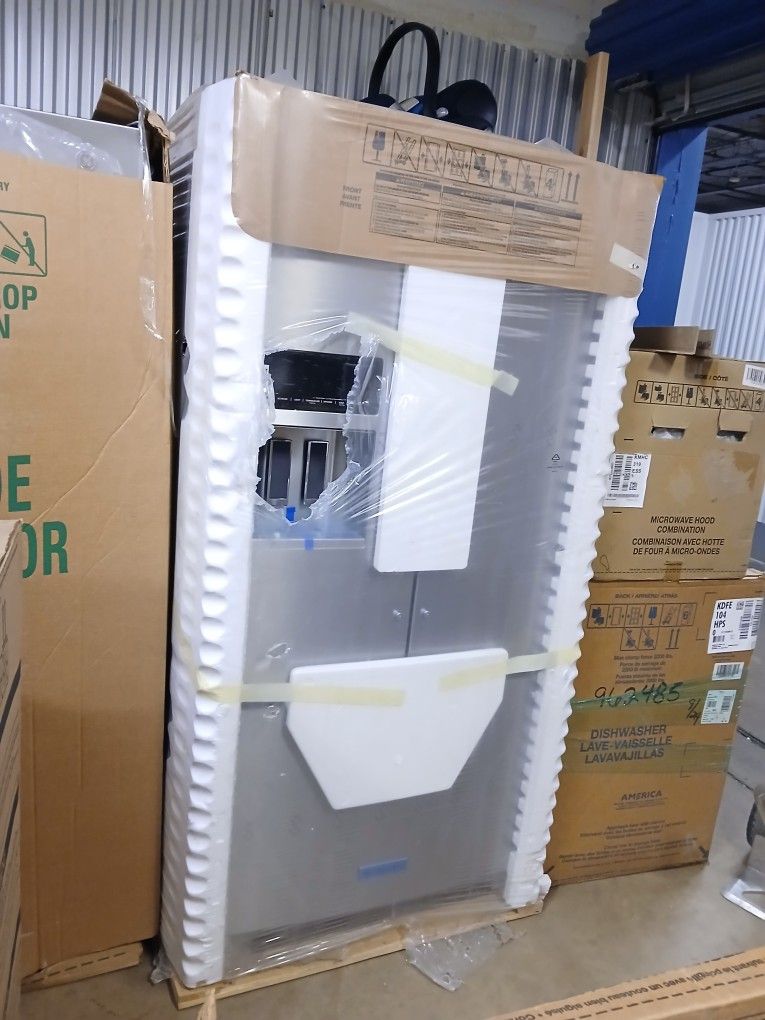 Kitchenaid Stainless Steel Refrigerator,gas Range, Dishwasher, Microwave Oven