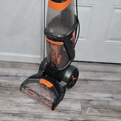 $55.00 Bissell ProHeat 2X Revolution Pet Carpet Cleaner Heat Wave Technology