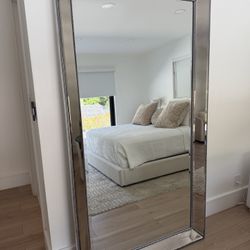 Large 6’ x 4’ Decorative Floor Mirror – Excellent Condition