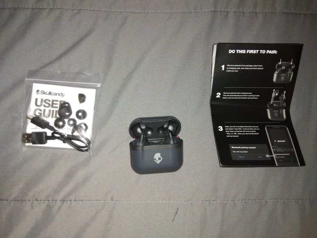Wireless Earbuds Skullcandy. Brand New. Noise Cancelling As Well. Description Is In The Pictures.