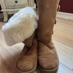UGG BAILEY BUTTON TRIPLET II BOOT 👢