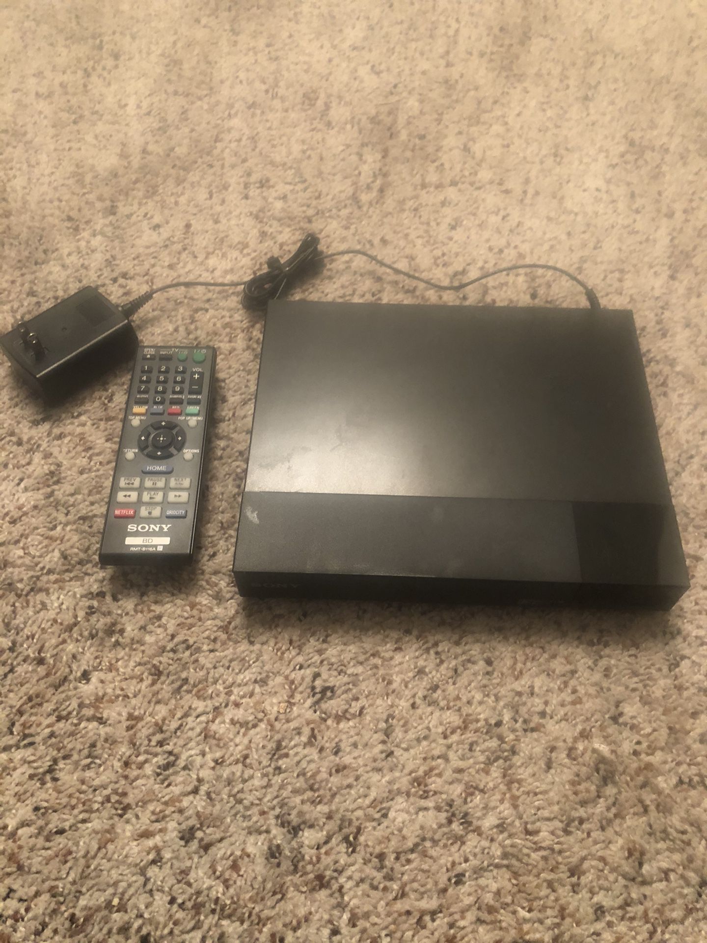 SMART Sony Blu Ray DVD player with remote - Netflix and more