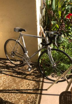 Aluminum trek 1200 bike racing bike