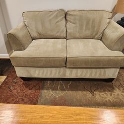 Loveseat 
