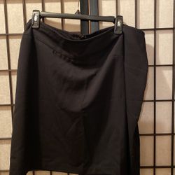 Black short stretch skirt