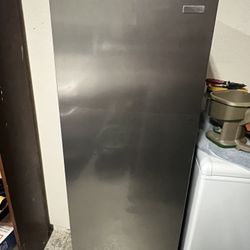 Vissani Convertible Refrigerator And Freezer
