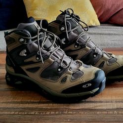 Solomo  Mountain Boots
