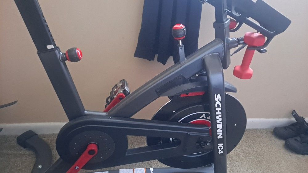Schwinn IC4 Exercise Bike Like New