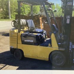 Caterpillar Forklift
