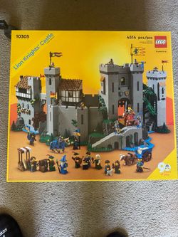 Lego Lions Knight Castle 10305