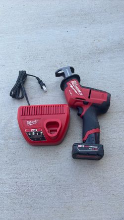 Milwaukee M12 Hackzall Reciprocating Saw 4.0 Battery and Charger