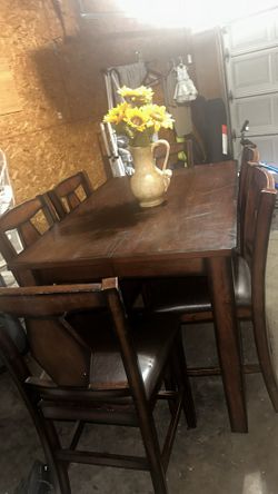 Table and 6 chairs