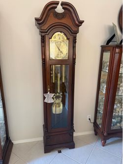 Howard Miller clock