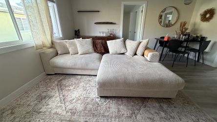 White couch with XL chaise