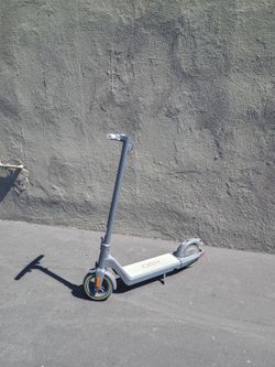 Unagi Model One E500 scooter