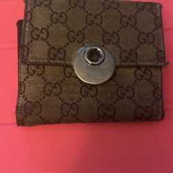 Gucci Wallet Real