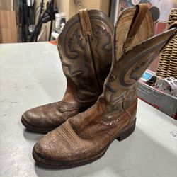 LOW PRICE MOVING- $290 + TAX ARIAT COW BOY BOOTS