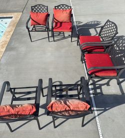 6 Patio Chairs 