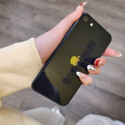 Apple iPhone Se 3rd Generation Unlocked 