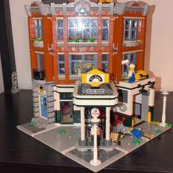 Lego Corner Garage Modular Building